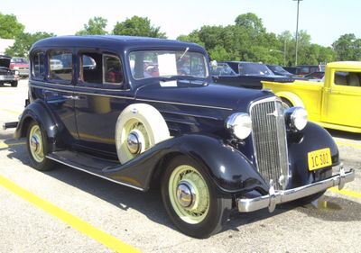 1934-Chevrolet-4-Door-Sedan-Black-fvr-_2002-WW_WD-DCTC_[1]