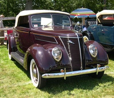 1937_Ford_V8_Convertible[1]