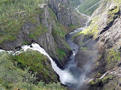 Voringsfossen_waterfall_at_Eidfjord,_Norway